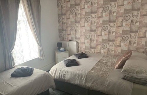Blackpool Town Center Hotel | The Butterfly Hotel - Group Weekends