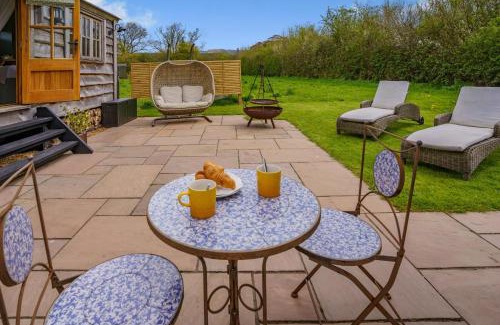 Bronllys Casa | The Butterfly Hut