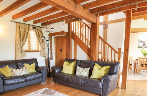 Kingswood Casa | THE BYRE, family friendly, character holiday cottage in Berriew