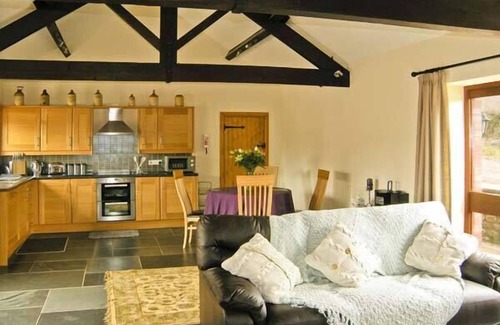 Abergavenny Cabaña | THE BYRE, luxury holiday cottage in Llanddewi Skirrid