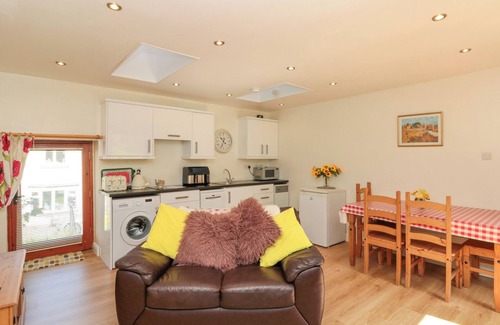 Carlton-in-Cleveland Cabaña | THE BYRE, pet friendly, with open fire in Stokesley