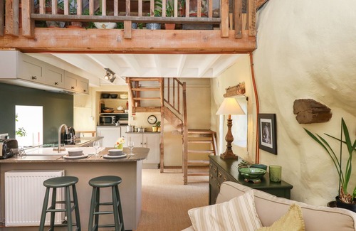 Frithelstock Cabaña | THE BYRE, romantic, character holiday cottage in Great Torrington