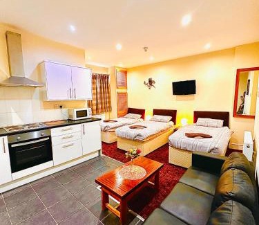 Anfield Hotel | The Cabbage Hall Hotel