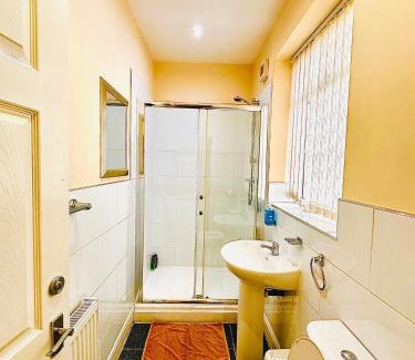 Anfield Hotel | The Cabbage Hall Hotel