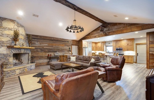 Auburn - Opelika Cabina | The Cabin at Legacy Lake!