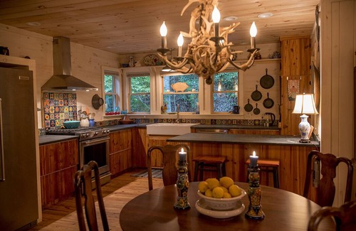 Saluda Casa | Creekside en Saluda, NC