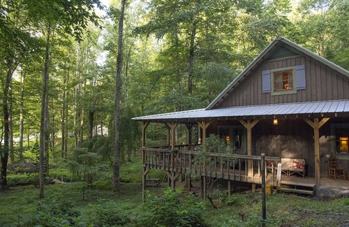Saluda Casa | Creekside en Saluda, NC