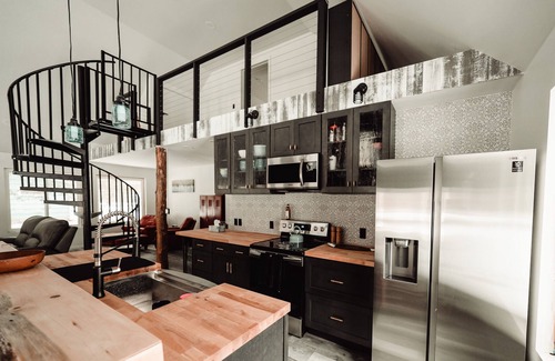 Hyner Casa | The Cabin at Slate Run