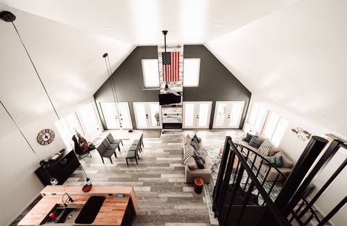Hyner Casa | The Cabin at Slate Run