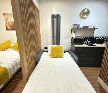 Toddington Apartamento | The Cabin at the Orchard House- Stricly No Parties