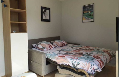 Saint-Malo Cabina | The cabin at the bottom of the garden - 5 minutes walk from the beach