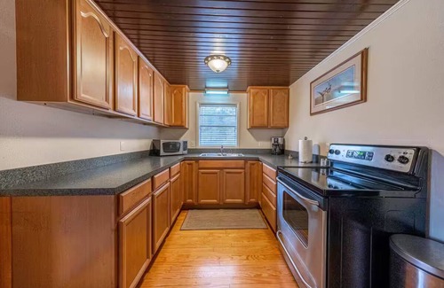 Rogers Cabina | The Cabin-Lake Front Oasis
