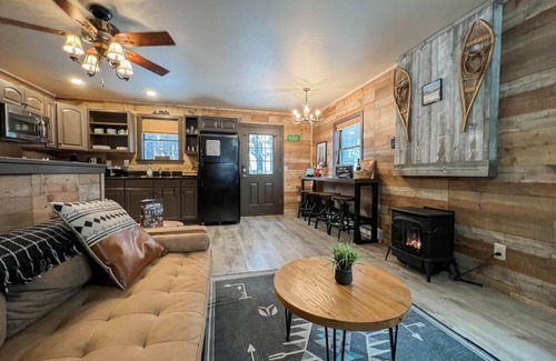 Fryeburg Cabina | "The Cabin" | Maine Experience | Walk Downtown