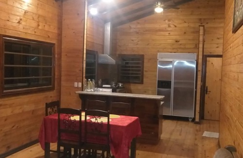 Pacayas Cabina | LA CABAÑA DE LOS LIRIOS. CERCA VOLCAN IRAZU Y TURRIALBA. 100 MEGAS-
