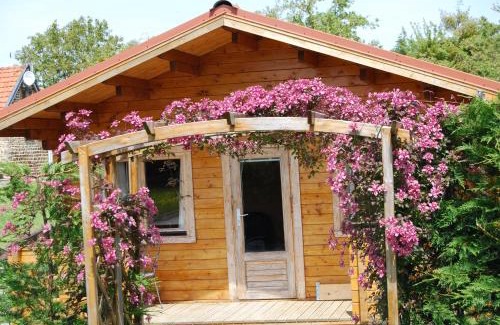 Chalandrey Casa | The Cabin with heated outdoor pool