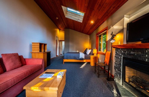 Ucluelet Condominio | The Cabins - 1 Bedroom Rain Forest - Deluxe Lodge Suites!
