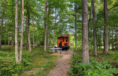 Empire Apartamento | The Caboose Summary: