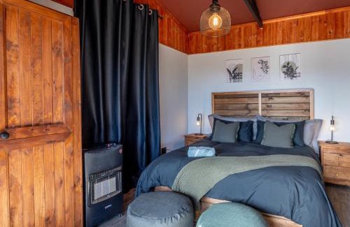 Zoar Apartamento | The Cactus Deck by Matilo Cabins Klein Karoo R62 with Hot-tub