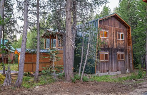 Serene Lakes Casa | The Calder Cabin
