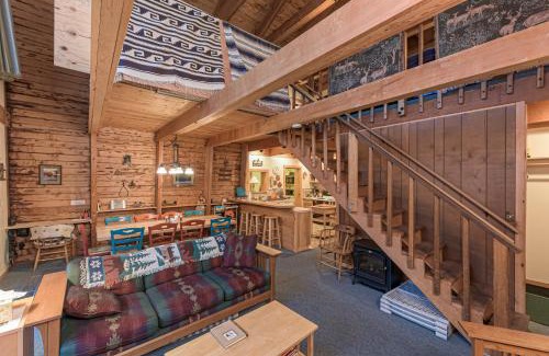 Serene Lakes Casa | The Calder Cabin
