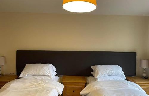 Tredegar Cama Y Desayuno | The Cambrian Bar & Grill