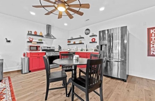Visalia Casa | The Cambridge Loft - Gateway to Sequoia Ntl Park
