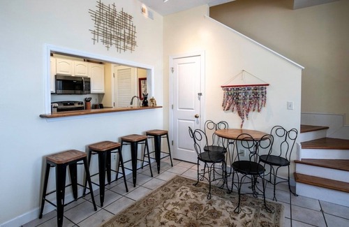Oxford Casa | The Camp, 2BR Cozy Triplex by Velvet Ditch Villas