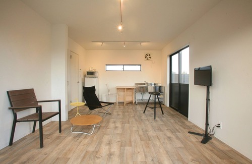 Higashimatsuyama Cabaña | The Camping Yard Higashi Matsuyama" - BBQ, campfires, and tents available for overnight stays.