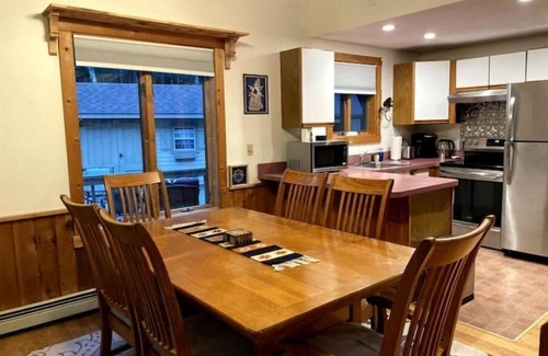 Campton Cabina | The Campton Cabin - Hike, Swim, Relax, and Ski