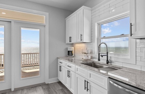 Harkers Island Condominio | The Cape-Sound Front Condo with Boat Slip Access in Harkers Island, NC