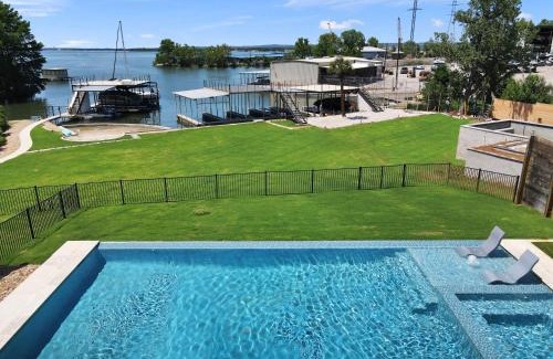 Horseshoe Bay Casa | The Captain's Cove at 110