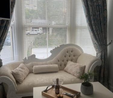 Looe Cama Y Desayuno | The Captain's House