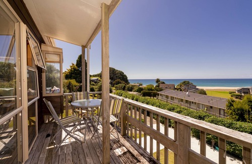 Onemana Casa | The Captain's Lookout - Onemana Holiday Home