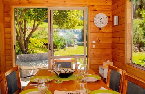 Onemana Casa | The Captain's Lookout - Onemana Holiday Home