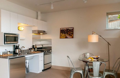 Eastsound Condominio | La 'Suite del capitán' en Sea Star Lofts - La ley del silencio!