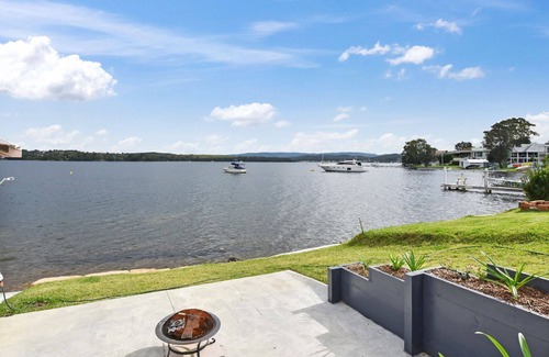Coal Point Casa | The Captains Cottage