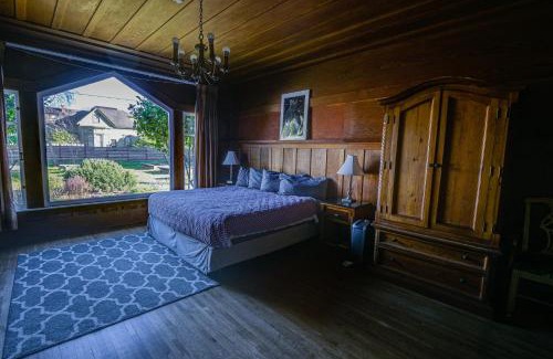 Fort Bragg Hotel | The Captains Quarters
