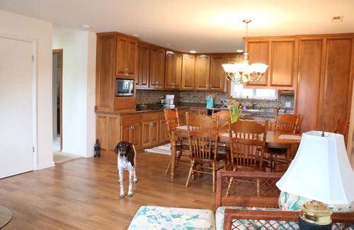Lakeview Casa | The Captains Quarters located 1/4 mile from Old Field Beach , Pet friendly,