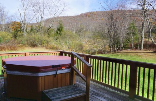 Snowshoe Casa | The Cardinal Retreat by Casago