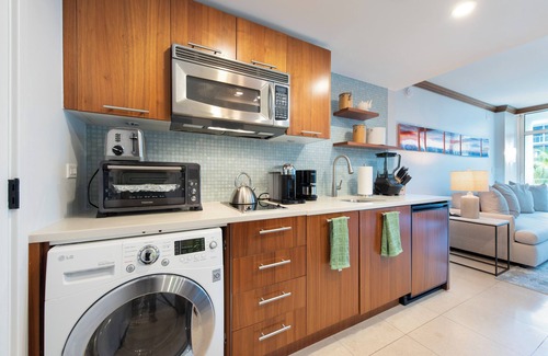 North Beach Condominio | The Carillon Hotel One Bedroom with Balcony