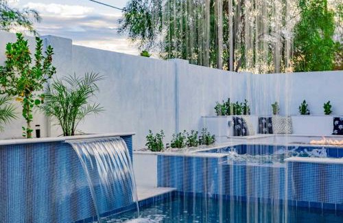 Peaceful Valley Casa | The Carlisle Luxe Villa