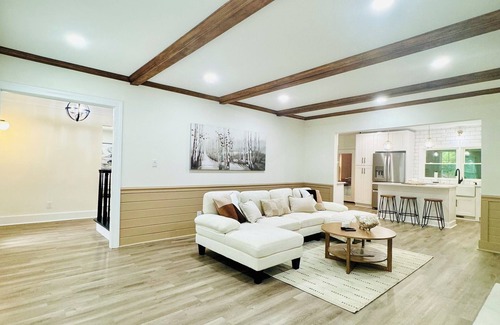 Charlotte Casa | The Carmel Home, Full Updated in South Park Area.
