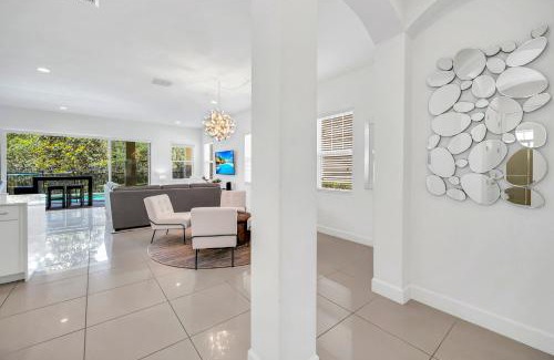 Bay Lake Casa | The Carpe Diem