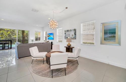 Bay Lake Casa | The Carpe Diem