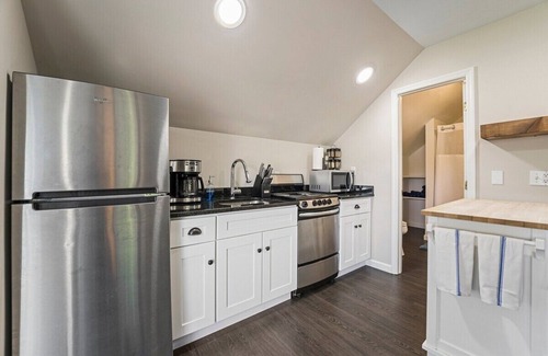 Saratoga Springs Apartamento | The Carriage House by Saratoga Stays +garage