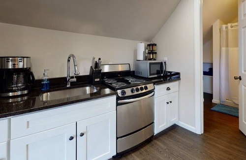 Saratoga Springs Apartamento | The Carriage House by Saratoga Stays +garage