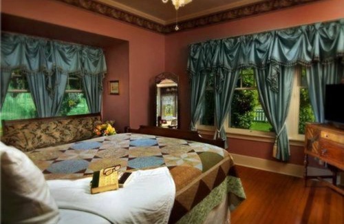 Jefferson Cama Y Desayuno | The Carriage House B&B