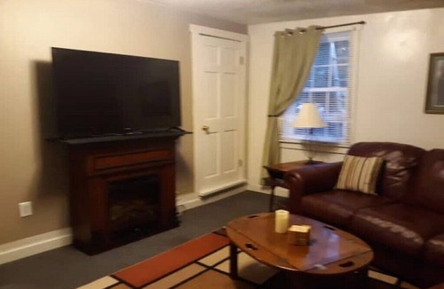 Erie Casa | The Carriage House, downtown erie