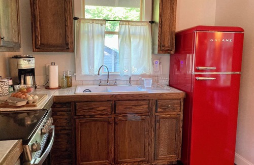 Asheville Cabaña | The Carriage House, elegance and nature in Asheville