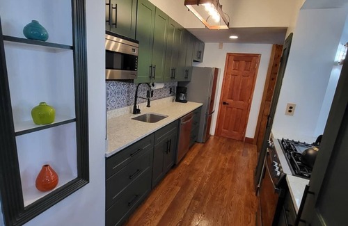 Downtown Baltimore Casa | The Carriage House of Mount Vernon